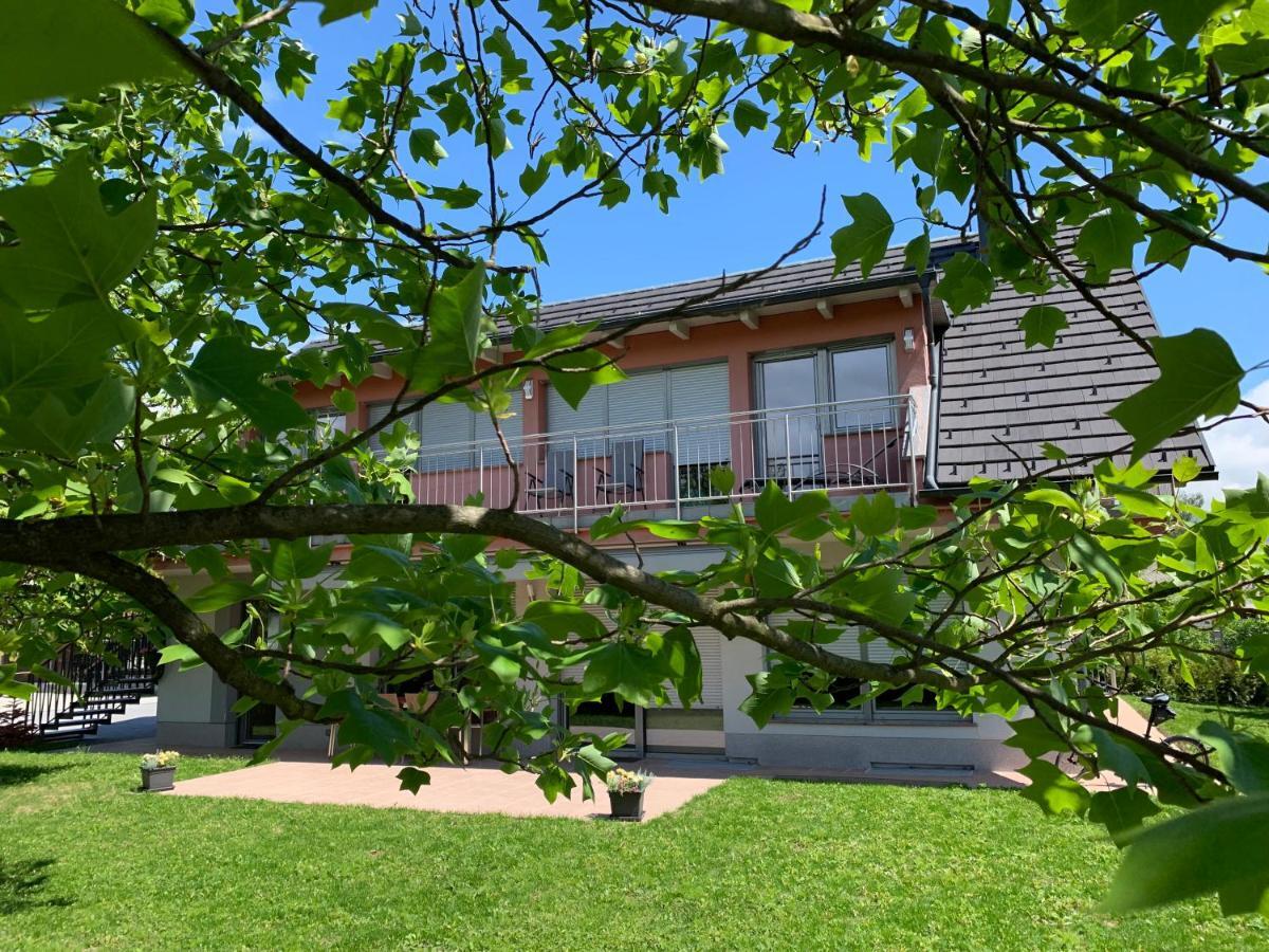 Apartments Apple Garden-2 ブレッド エクステリア 写真